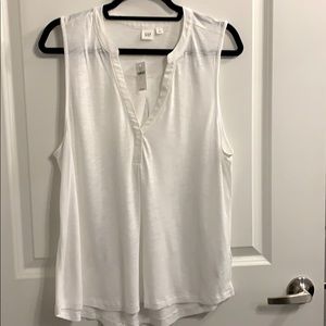Light and airy white Gap tank. NWT